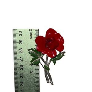 Vintage detailed Red Rose Brooch